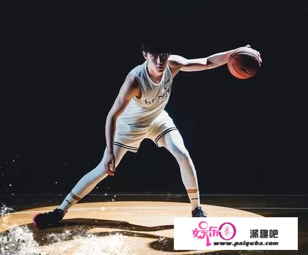 周琦曾凡博成李宁旗下代言人！新装备征战NBL，胡明轩怎么看？