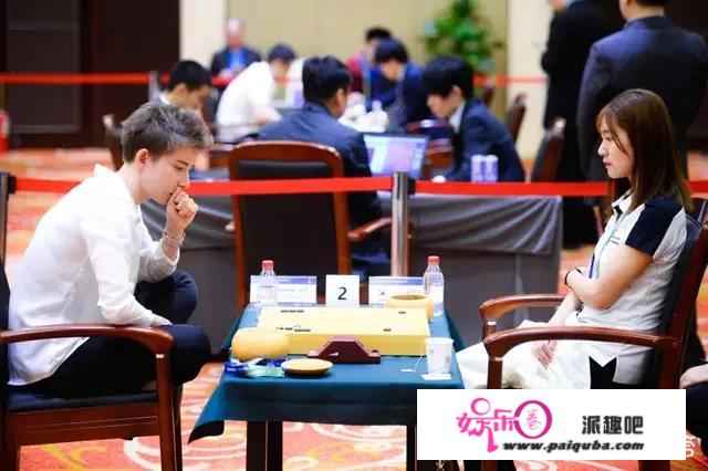 最帅女棋手阿丽亚娜接受采访中表示最喜欢柯洁，你怎么看？