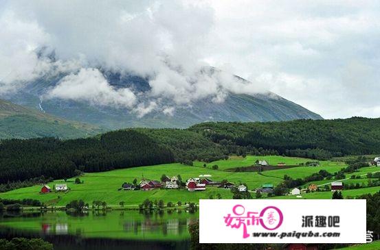 七八月份适合去哪里旅行？