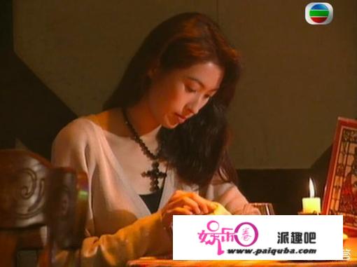 港剧《孽吻》中郭蔼明扮演的双胞胎姐妹蒋荞和蒋莹二者性格有何不同？