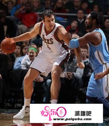 保罗05年第四顺位进入NBA，当年排在他前面的是谁？生涯薪金比保罗多吗？