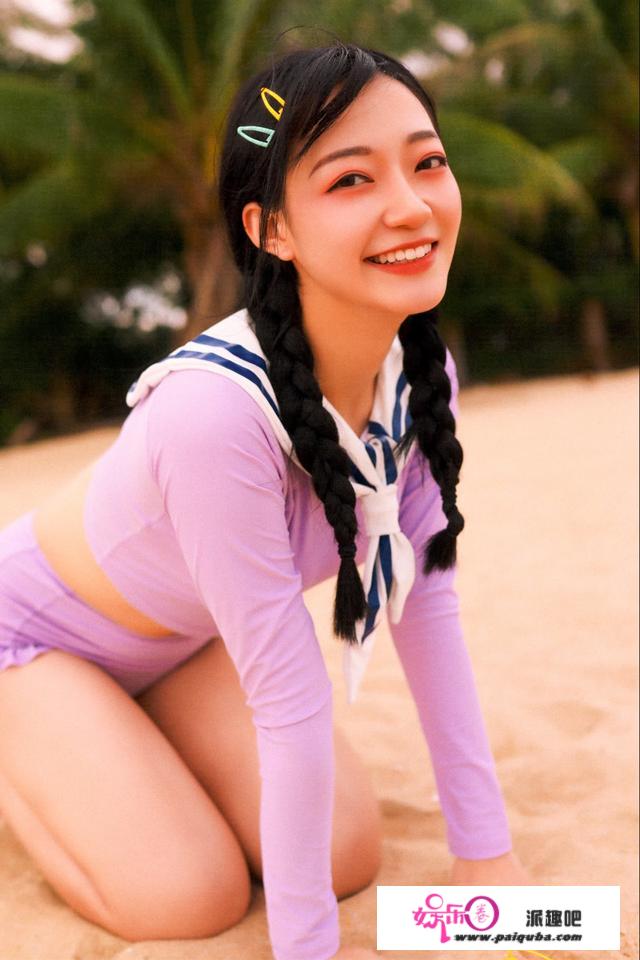 青涩美女夏日海滩行，你心动了吗？