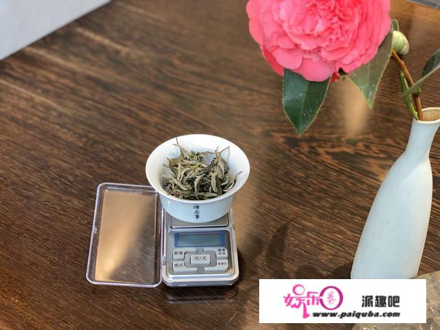 沸水冲泡白茶，能消除新茶的青味，白茶的青味可没你想的这么简单