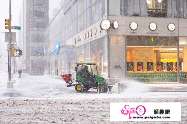 冬季风暴来袭 纽约市迎强降雪