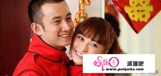 马伊琍与神秘男上演“摸头杀”，为什么离婚后她越来越“奔放”？