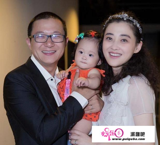 梅婷：拒绝名导演，为前夫花400万，二婚嫁摄影师幸福圆满，凭啥