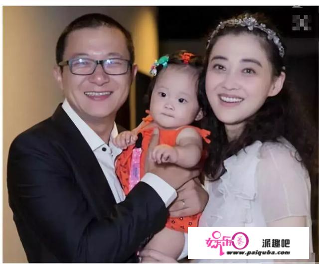 《陪读妈妈》中的梅婷，大一时就已退学，经历闪婚闪离再获幸福