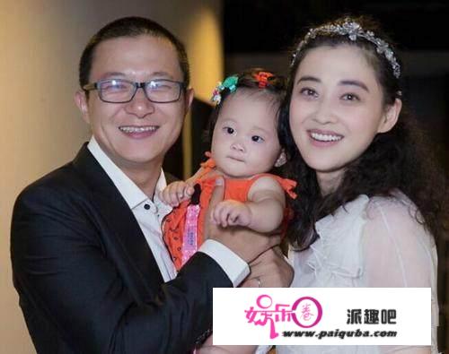 梅婷7岁女儿登杂志封面！颜值气质太像妈，大名首曝光寓意不简单