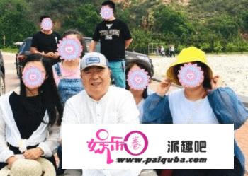 63岁央视主持人董浩近照曝光，身材发福严重让人认不出