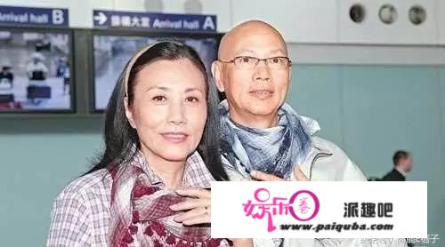 51岁周慧敏美貌如昔却因没孩子被批不幸，但贵圈丁克家庭也很恩爱