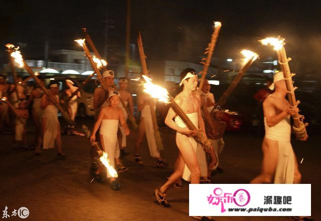 1600年的传统，日本三大火祭之一，目标是为驱鬼