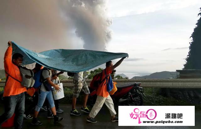 致命火山发作！电闪雷鸣像世界末日，恐告急撤离20万人