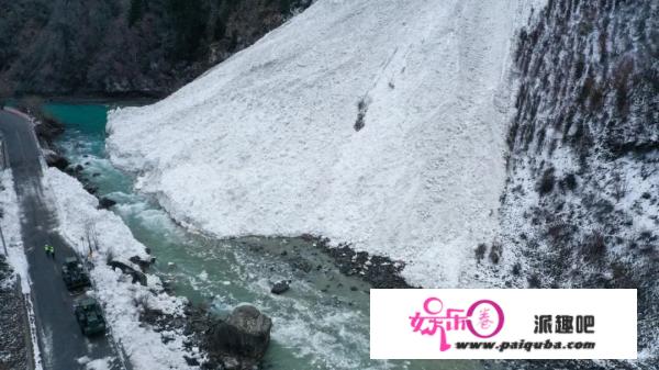 存眷！川藏线突发雪崩，武警官兵告急救援