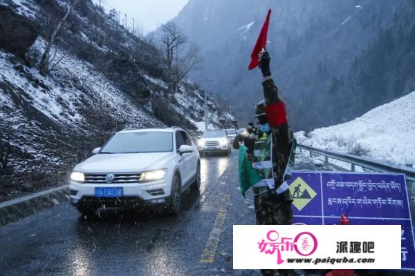 存眷！川藏线突发雪崩，武警官兵告急救援