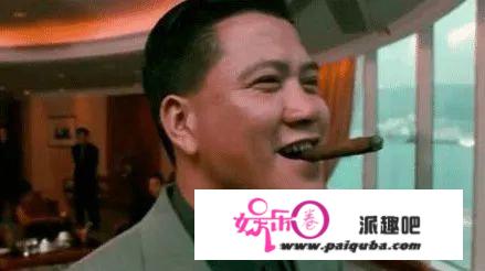 万梓良的跌宕情史，为恋爱当寡下跪，靠名气征服了3个女人