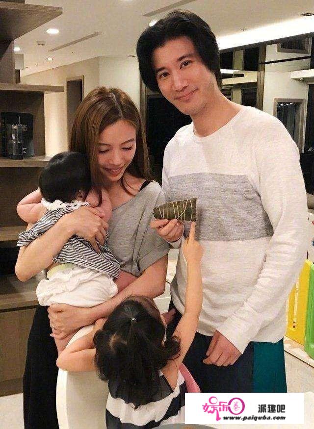 被王力宏坚定离婚危险后才撕破脸，如许的李靓蕾实值得姑娘进修吗