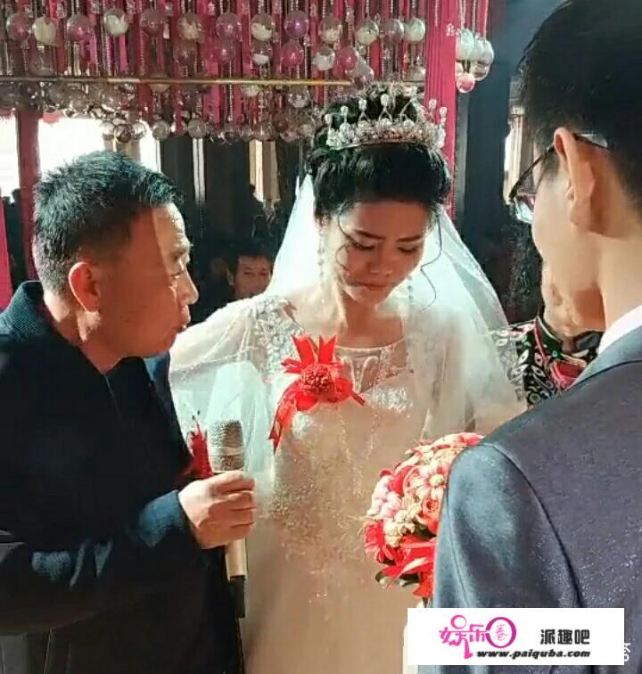 一个男人跟一个富婆在一起，是真爱还是另有所图？